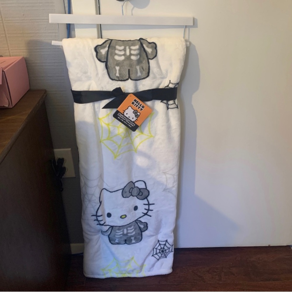 Hello Kitty Halloween Blanket
